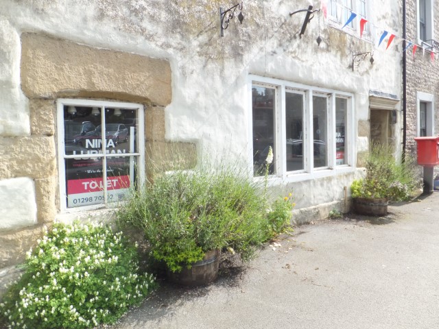 Commercial property to let in Tideswell